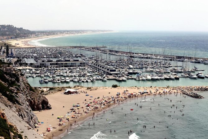 Barcelona Sailing: Light Snacks & Open Bar with Private Option - Key points to know before booking