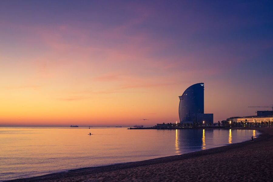 Barcelona: Sailing tour with open bar and aperitive - What is included at the courtesy bar