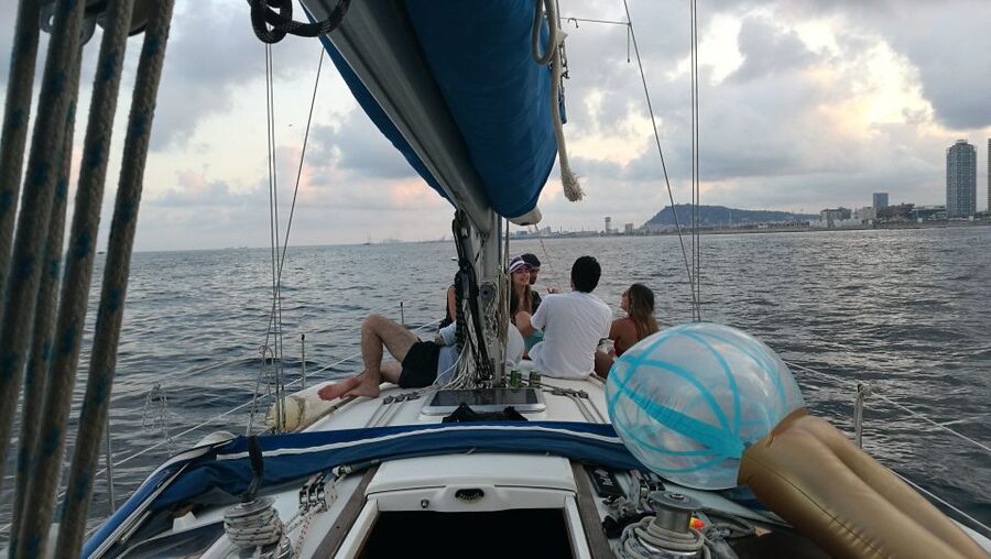Barcelona: Sailing Trip with Drinks and Snacks - Key points to know before you sail