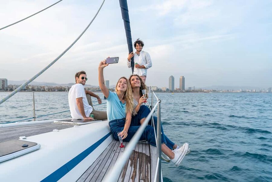 Barcelona: Shared Sailing cruise with Drinks & Snacks - One hour along Barcelona’s coast
