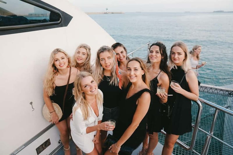 Barcelona: Snack, Swim & Party Boat - The possible Barcelona club finish