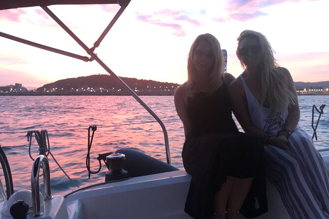 Barcelona Sunset Private Sailing with Live Saxophone and Open bar - What the Private Format Is Worth