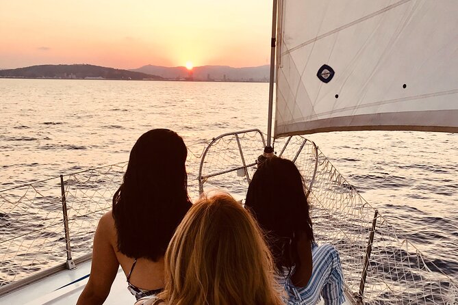 Barcelona Sunset Private Sailing with Live Saxophone and Open bar - Timing, Weather, and What to Bring