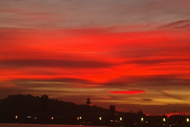 Barcelona Sunset Private Sailing with Open Bar & Snacks - Timing your departure for the best light