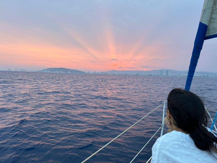 Barcelona: Sunset Sailboat Cruise with Drinks and Snacks - What this Barcelona sunset sail is really like
