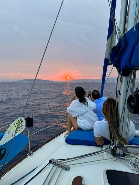 Barcelona: Sunset Sailboat Cruise with Drinks and Snacks - Sunset timing changes with the season