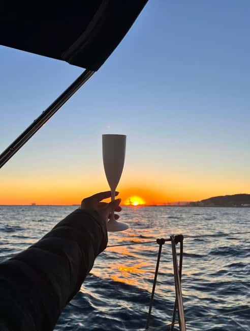 Barcelona: Sunset Sailboat Cruise with Open Bar and Snacks - Why Barcelona looks better from a sailboat