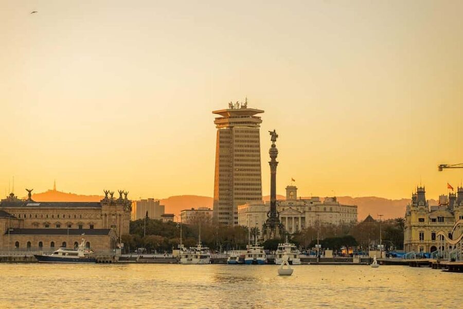 Barcelona Sunset Sailing Experience with open bar and snakcs - Key things to know before you book