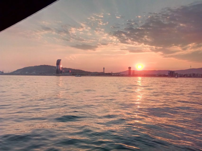 Barcelona: Sunset Sailing Tour with Open Bar & Snacks - Drinks, cava, and the limits of the snacks