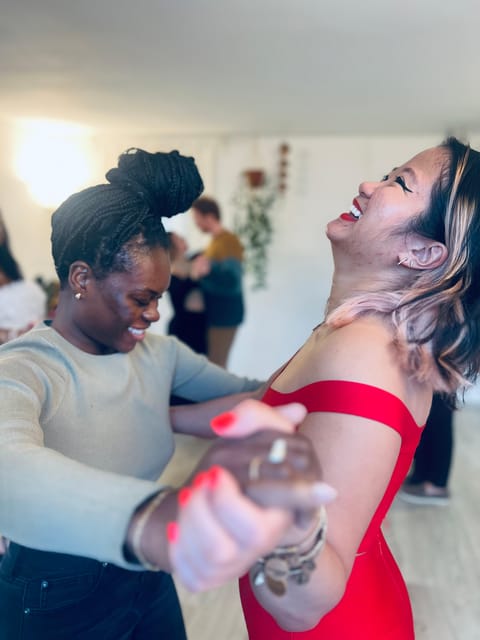 Barcelona: Tango Lesson with Drinks and Video - Practical details before you reserve