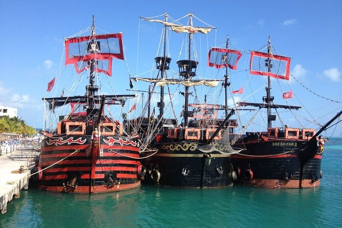 Be amazed with PIRATE SHOW in Cancun, includes Dinner & Open Bar - Dinner choices range from vegetarian to lobster