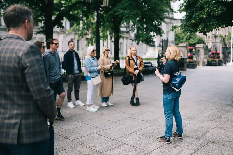 Belfast: A 5 Stop Sunday Brunch Tour with Cocktails - The opening stop sets the Sunday mood