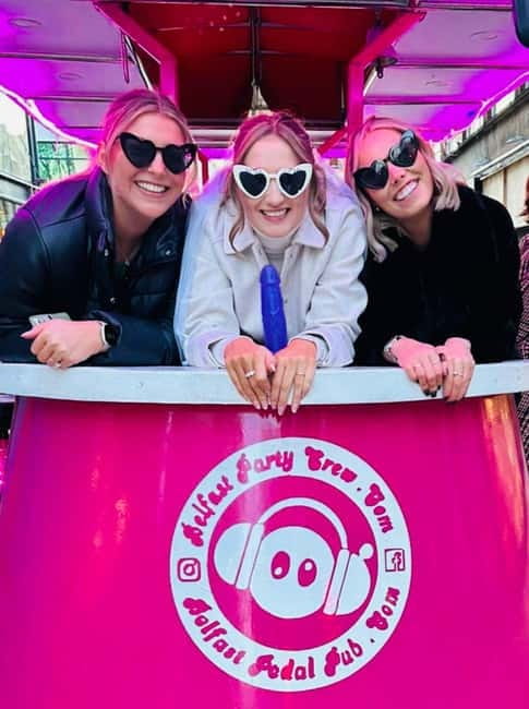 Belfast: Party Bike Tour - City Hall and Belfast’s central streets