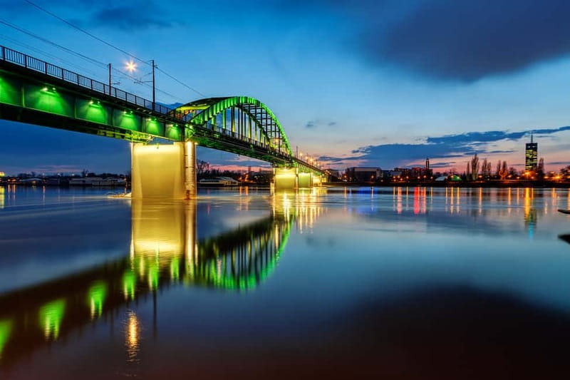 Belgrade: Sunset Sightseeing Cruise with Drinks - Why Belgrade looks different from the river