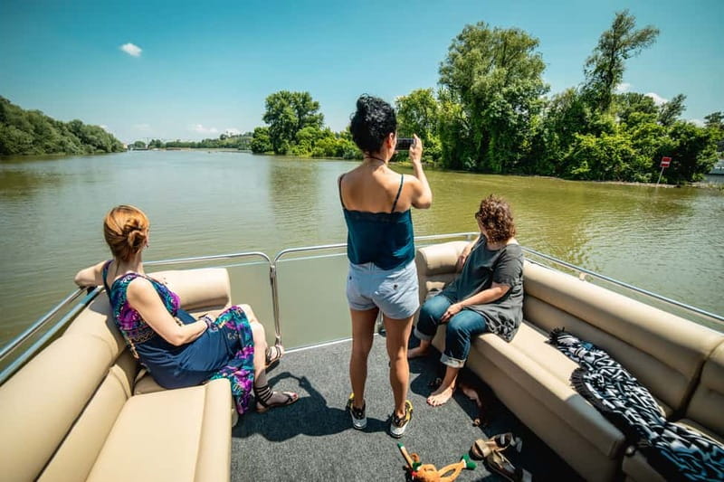 Belgrade: Sunset Sightseeing Cruise with Drinks - Passing under Belgrade’s bridges