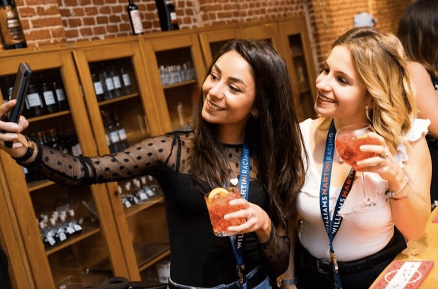 Benidorm: 1-Hour Private Tipsy Cocktail Masterclass - What the one-hour Tipsy Masterclass feels like