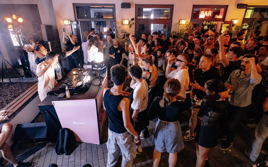 Berlin: Pub Crawl with Shots and VIP Club Entry - What the bar stops feel like