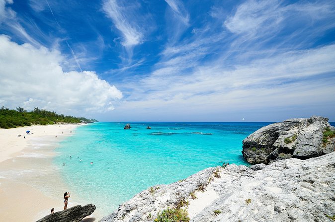 Bermuda Beach Bonfire with Dark and Stormy Cocktail Included - What the small group can add