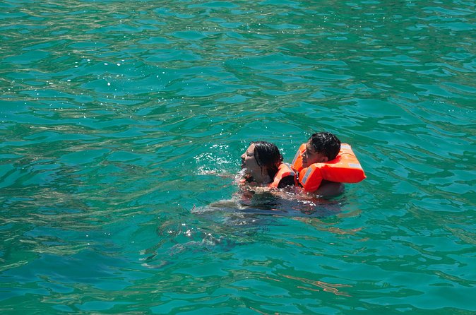 Boat Tour Snorkeling Tour with Guide, Drinks and Fruit - El Arco and the classic Cabo photograph