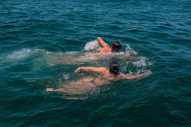 Boat Tour Snorkeling Tour with Guide, Drinks and Fruit - The 45-minute cruise around Cabo’s landmarks