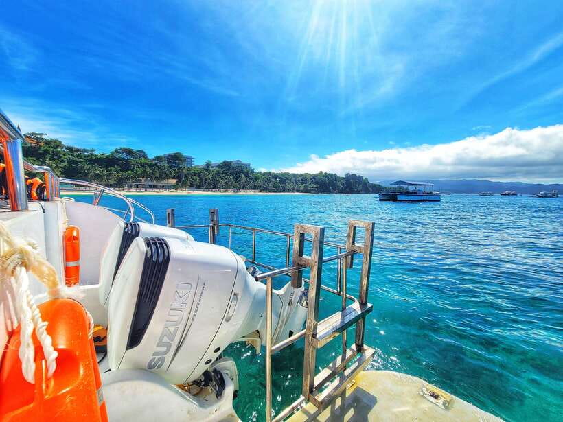 Boracay: Ultimate Party Cruise aboard the Andy World Yacht - Trying the kayak, paddle board, and mermaid tail