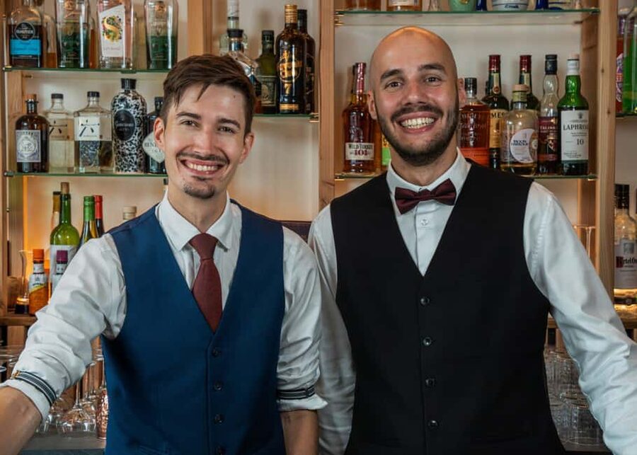 Bordeaux: Cocktail Workshop with a Professional Bartender - Shared food keeps the class social