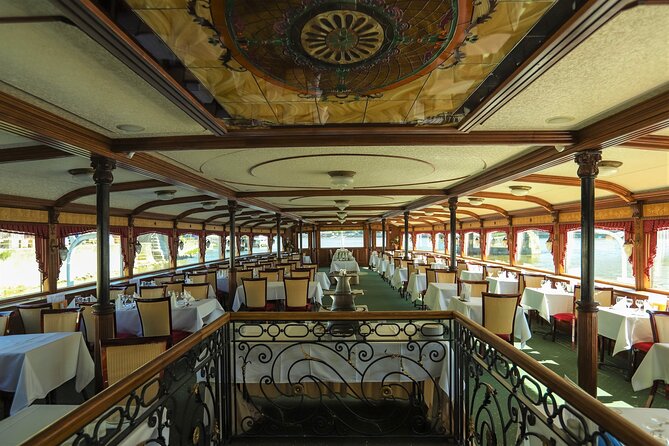 Bottomless Brunch and Cruise with Prosecco in Budapest - The one-hour Danube route from noon to 1 p.m.
