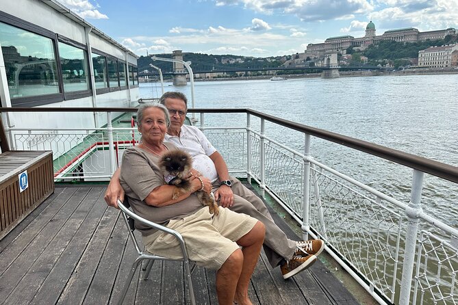 Bottomless Brunch and Cruise with Prosecco in Budapest - The important difference between brunch time and sailing time