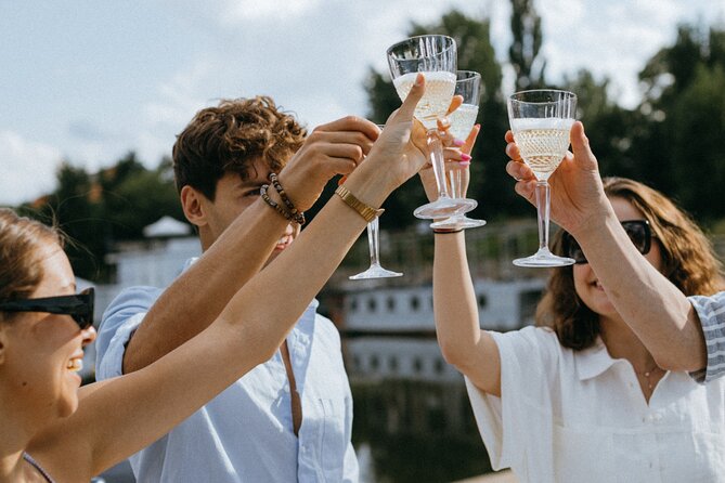 Bottomless Brunch and Cruise with Prosecco in Budapest - What is on the brunch buffet