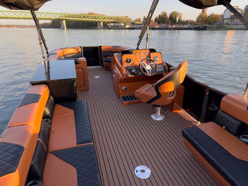 Bratislava: Private Danube River Cruise with Drinks - Leaving from the HUMA-2 pontoon