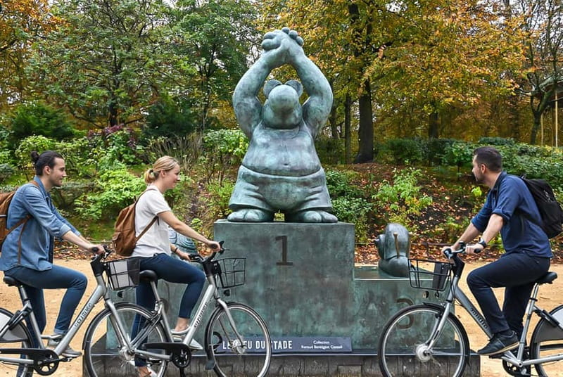 Brussels: Private City Tour on Bike with Drink Stop - Starting at Bourse and Rue Antoine Dansaert