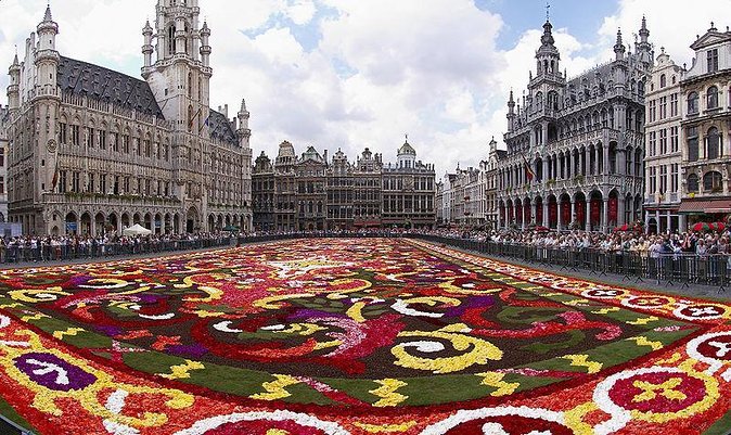 Brussels Pub Crawl - Nightlife & Party Experience - Key points before you book