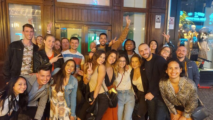 Bucharest: Weekend Pub Crawl - Priority entry, reserved tables, and less waiting