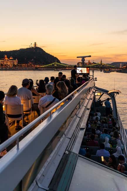 Budapest: 1-Hour Evening Sightseeing Cruise with Drink - Why Budapest looks different from the Danube