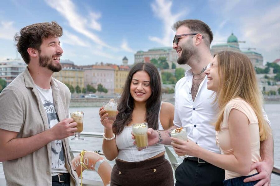 Budapest: 60-Minute Panoramic Cruise with Drink included - Müpa and the National Theatre on the return