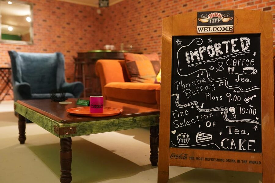 Budapest: 90s Sitcom Escape Room Adventure with Drinks - How hard is the escape room?