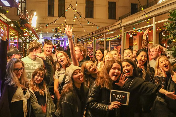 Budapest: Bar Crawl Tour with Drinks and Shots Included - Finishing at Füge Udvar