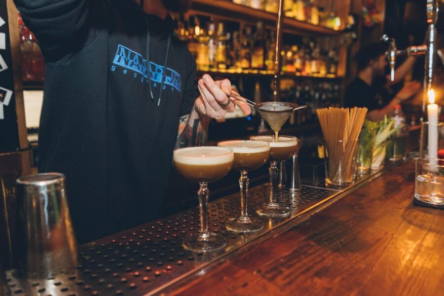 Budapest: Bar Crawl with a Local Guide - Why this Budapest bar crawl works