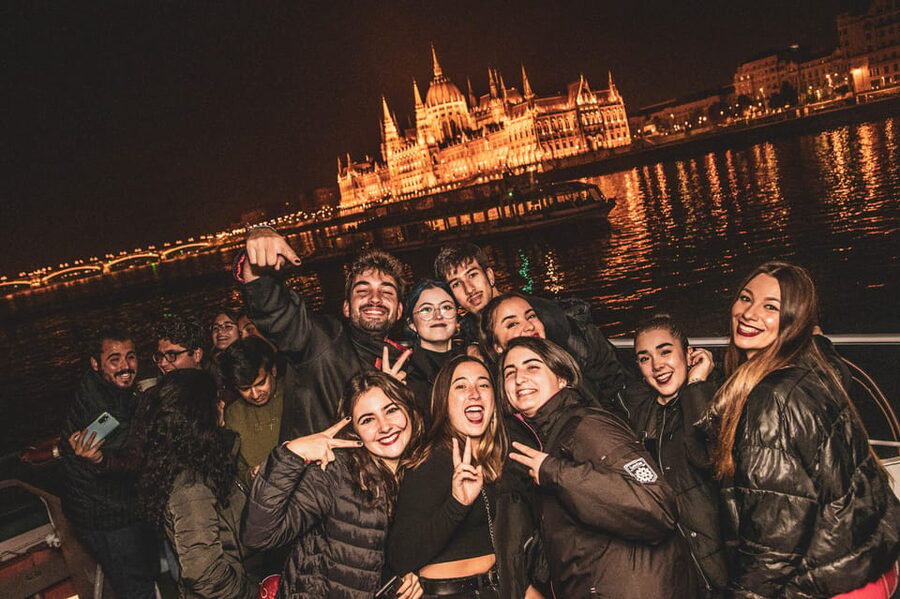 Budapest: Boat Party with option of Unlimited Drinks - Key points to know before booking