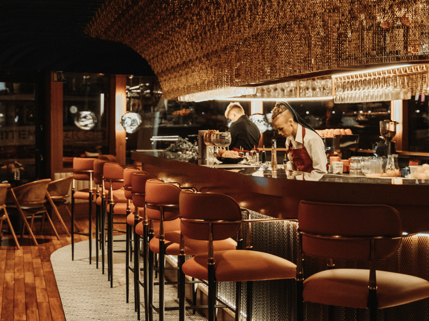 Budapest: Dinner Cruise with Live Music & Unlimited Drinks - Unlimited drinks and how the service works