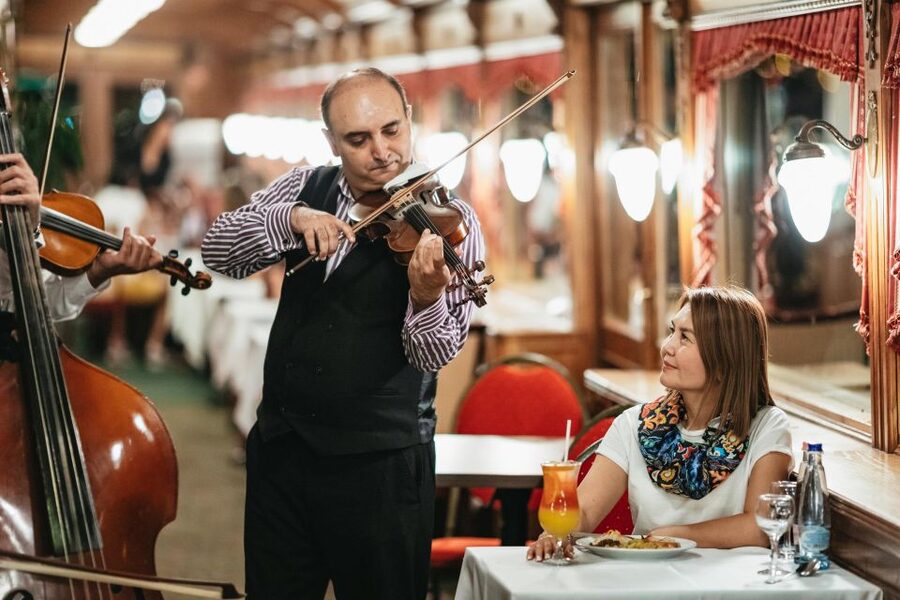 Budapest: Evening Cruise including Drinks and Live Music - Boarding the Gróf Széchenyi at Akadémia 2 ponton