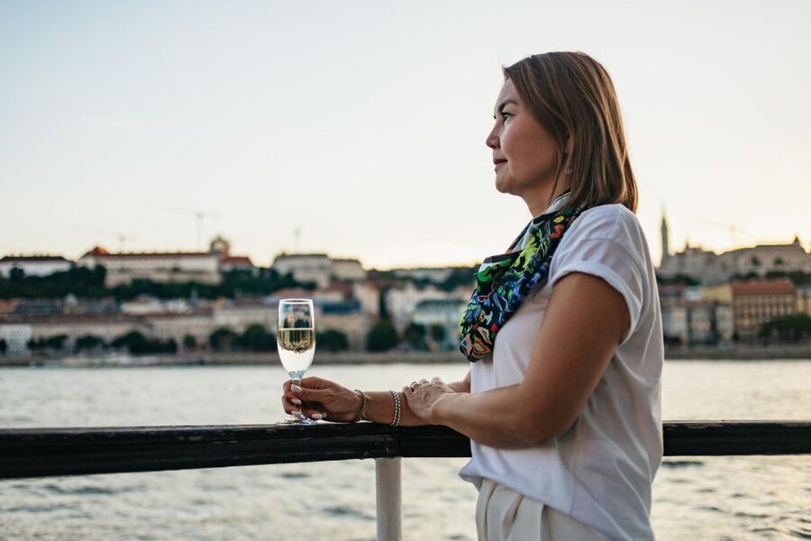 Budapest: Evening Cruise including Drinks and Live Music - The live music and the Hungarian cimbalom