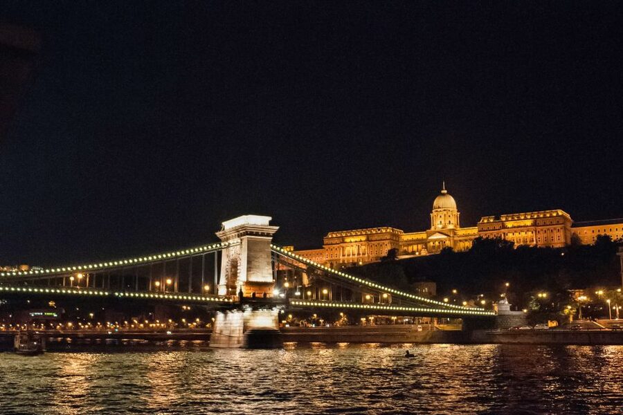 Budapest: Evening Cruise including Drinks and Live Music - Who will enjoy this Budapest cruise most