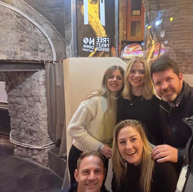 Budapest: Guided Ruin Bar Pub Crawl VIP Entry & Free Shots - Budapest nightlife starts at Salvatore Bar