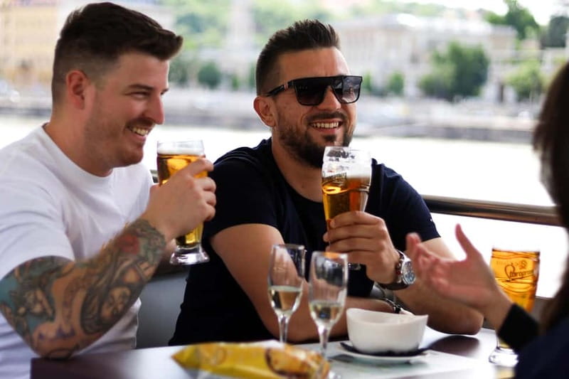 Budapest: Happy Hour Sightseeing Cruise - Who should book this cruise?