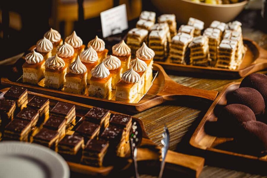 Budapest: Hungarian Dinner & Show with Unlimited Drinks - Timing, booking, and small details that matter