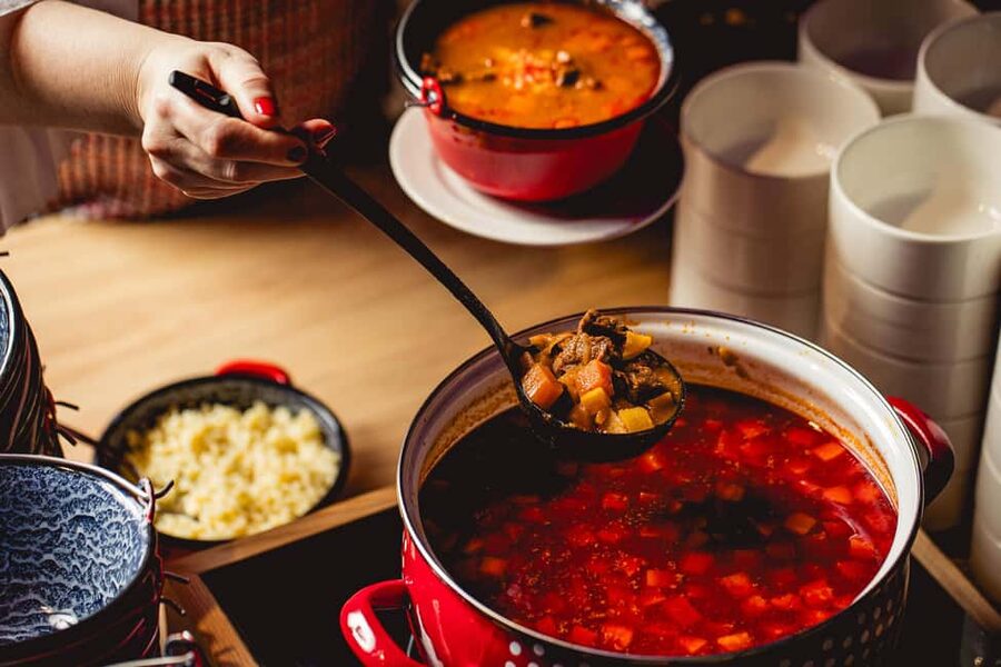 Budapest: Hungarian Dinner & Show with Unlimited Drinks - What happens during the 50-minute folklore revue