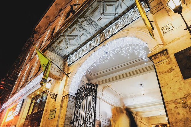 Budapest Night Tour with Drinks, Ruin Bars and Club - Buda Castle and Castle Hill views
