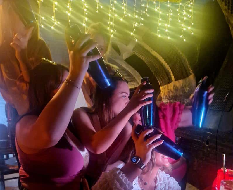 Budapest: Private Cocktail-Making Experience - Key points to know