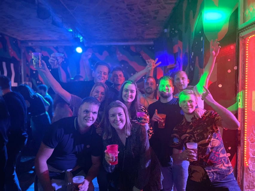 Budapest: Private, Personalized Pub Crawl, 3 drinks included - Key points at a glance
